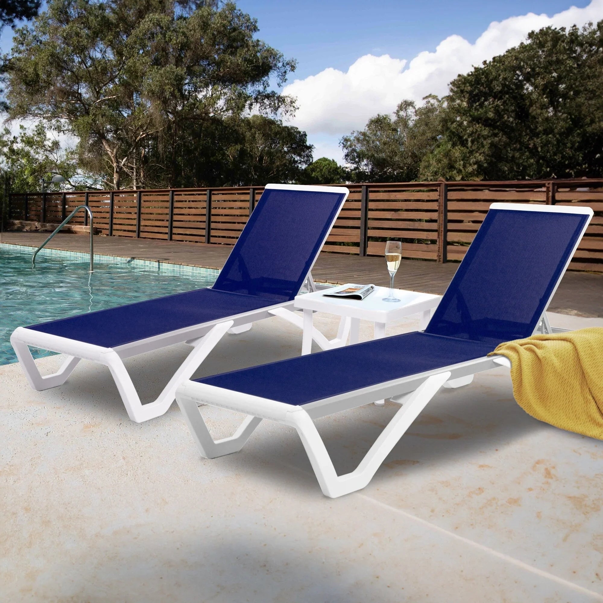 Kozyard Alan Chaise longue de patio inclinable et réglable, entièrement plate, en aluminium et résine de polypropylène