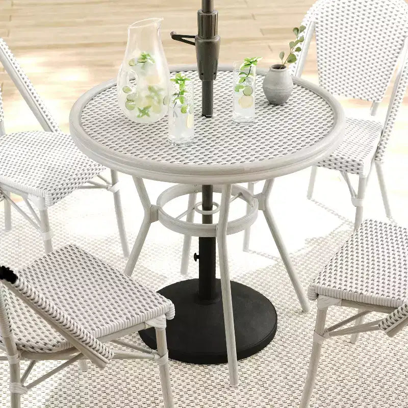 Table de bistrot ronde d'intérieur/extérieur Martha Stewart Lily Pond 31 avec cadre en aluminium effet bois et plateau en rotin tressé