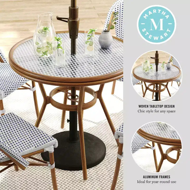 Table de bistrot ronde d'intérieur/extérieur Martha Stewart Lily Pond 31 avec cadre en aluminium effet bois et plateau en rotin tressé