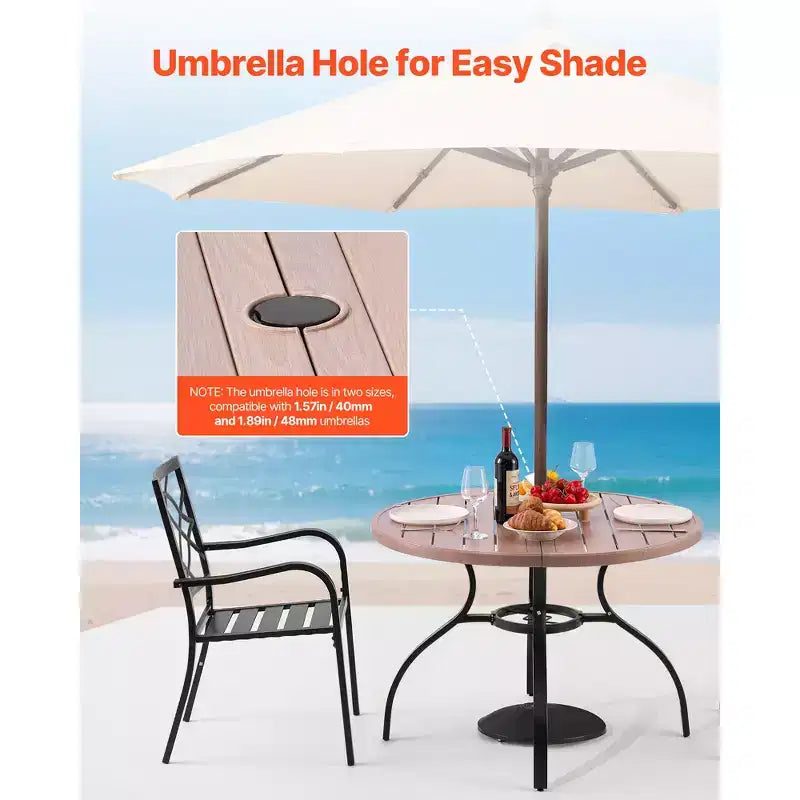 Table à manger d'extérieur VEVOR, table de bistrot ronde en acier de 104 cm avec lattes aspect bois pour 4 personnes, avec trou pour parasol de 3,8 cm, grise