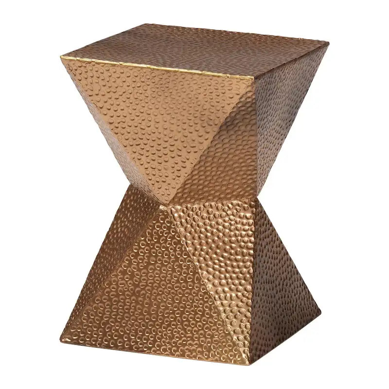 Table d'appoint texturée Pacey en métal - Table d'appoint géométrique dorée avec silhouette en forme de sablier pour usage intérieur ou semi-extérieur