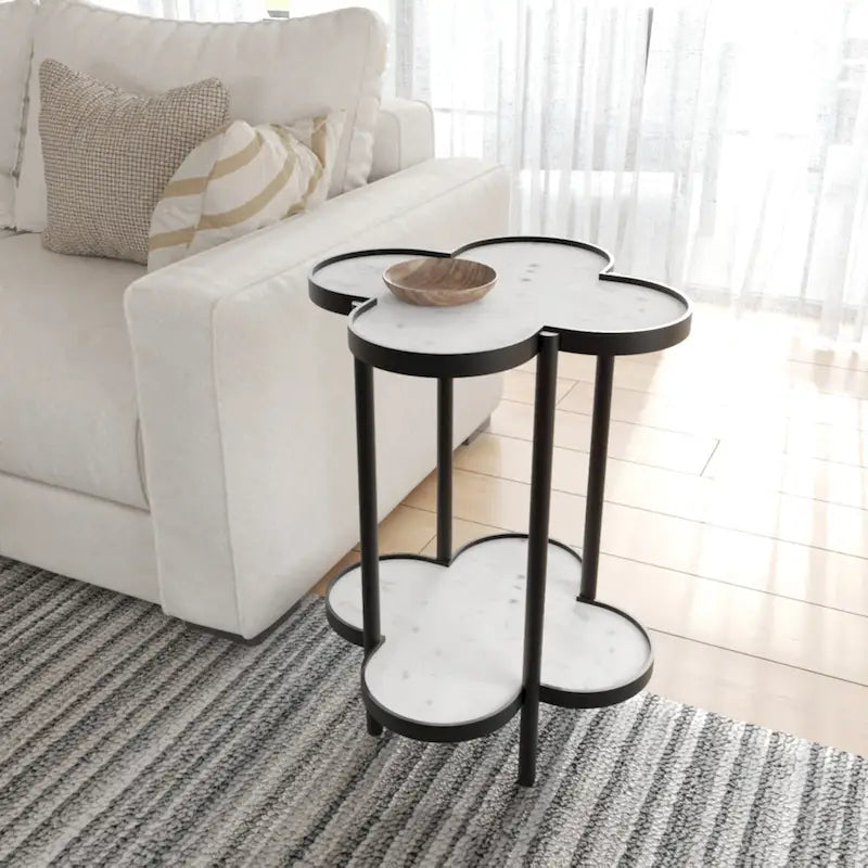 Table d'appoint Chloé, plateau en marbre véritable blanc en forme de trèfle avec cadre en fer noir