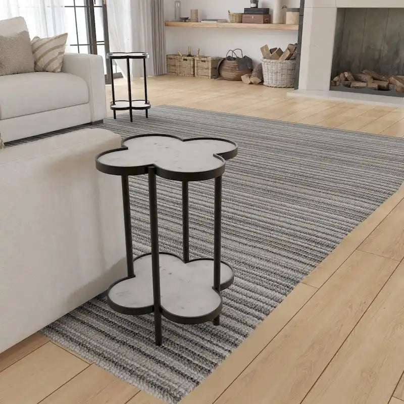 Table d'appoint Chloé, plateau en marbre véritable blanc en forme de trèfle avec cadre en fer noir