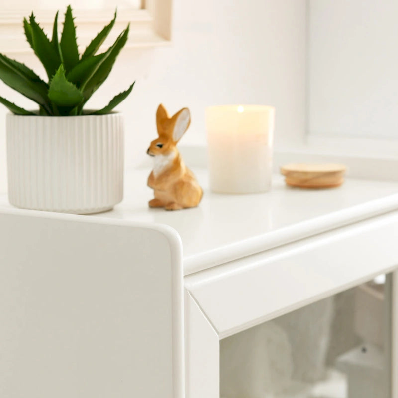 Meuble de rangement de salle de bain moderne avec porte vitrée, deux étagères réglables et tiroir
