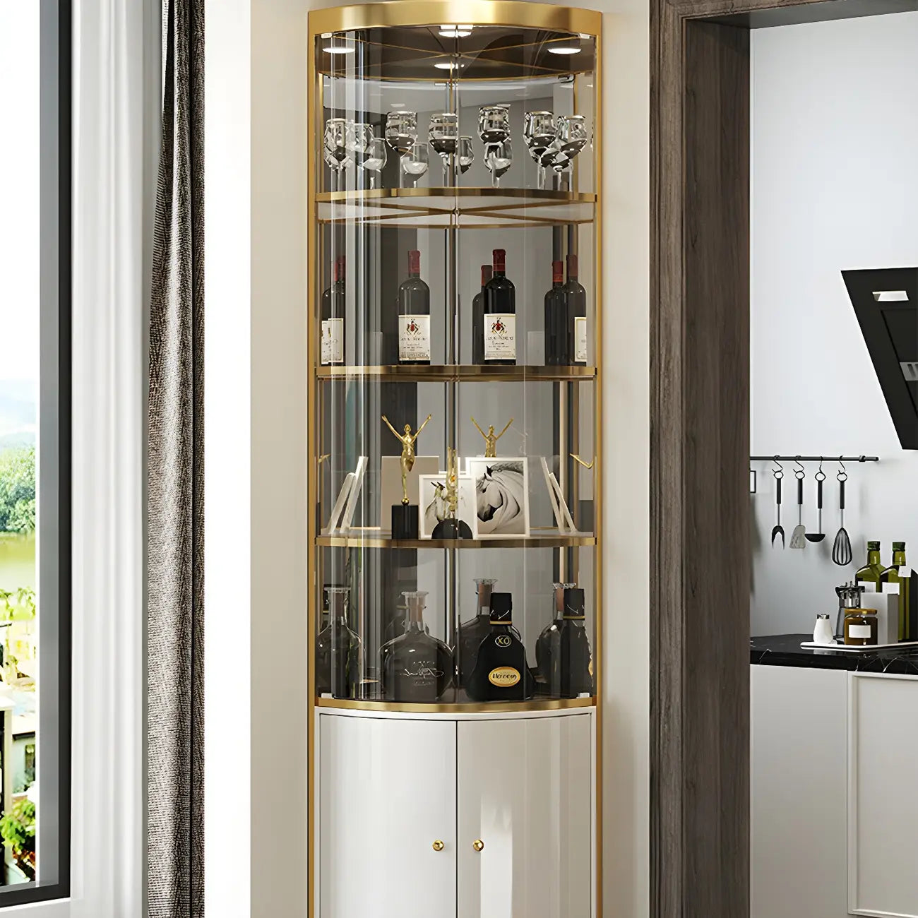 Vitrine d'angle arrondie en métal doré, verre et finition brillante Glam