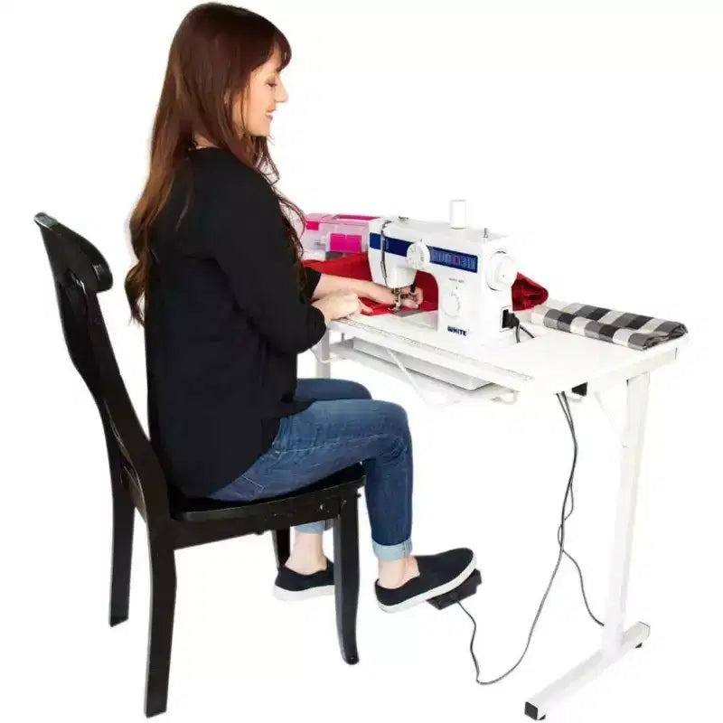 SewingRite SewStation 101 Table de couture pliante portable avec pieds en acier, blanc – Parfaite pour la maison, le bureau et les entreprises