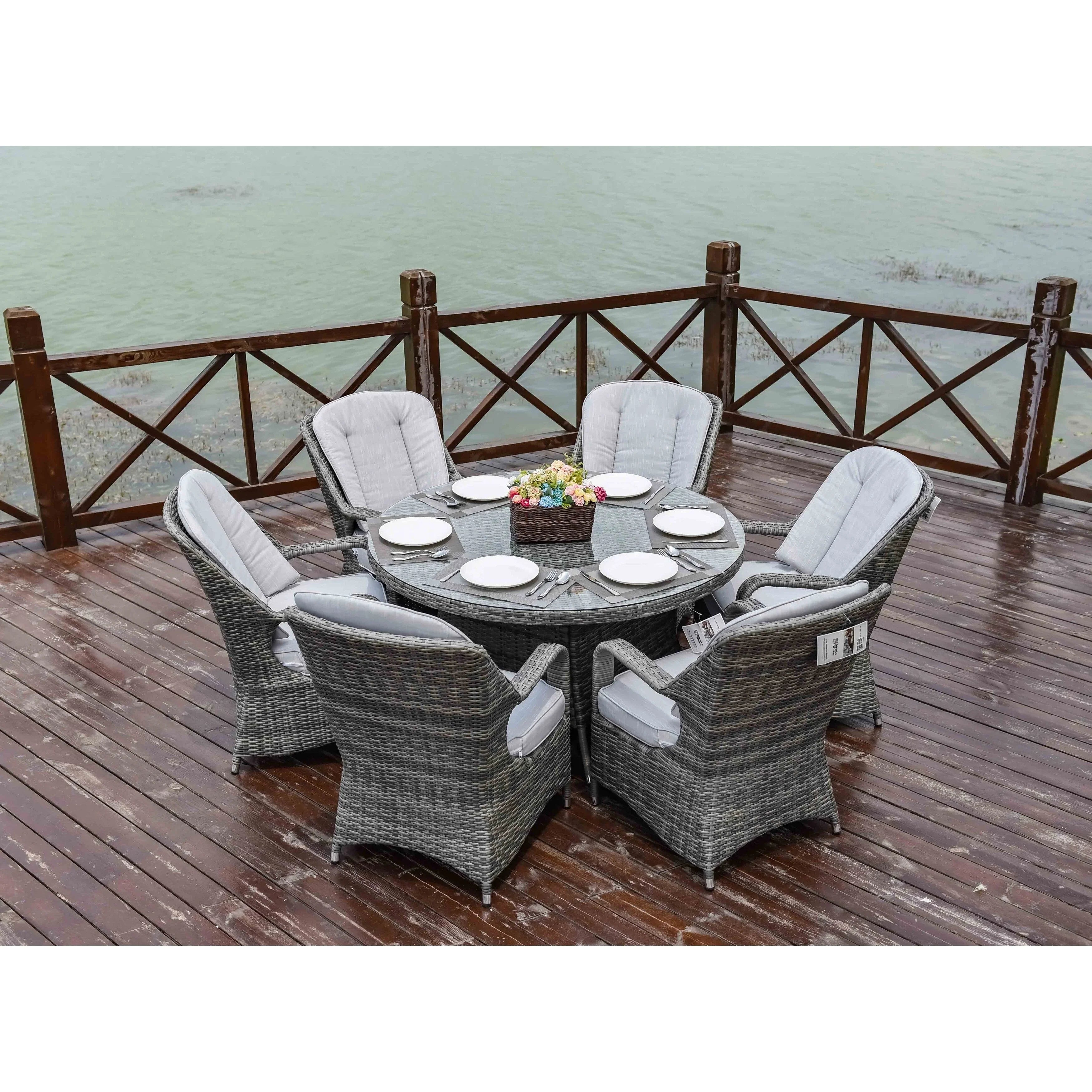 Ensemble de salle à manger rond 7 pièces en rotin tressé d'extérieur avec coussins par Moda Furnishings