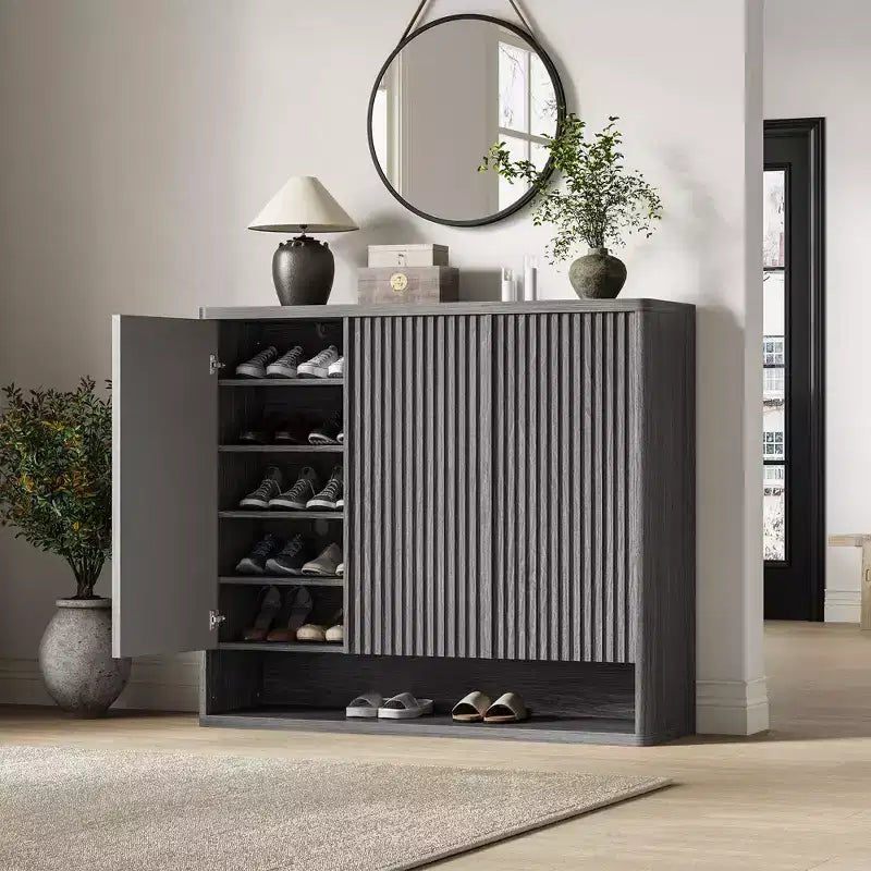 Meuble à chaussures avec porte cannelée, étagères réglables pour entrée ou salon