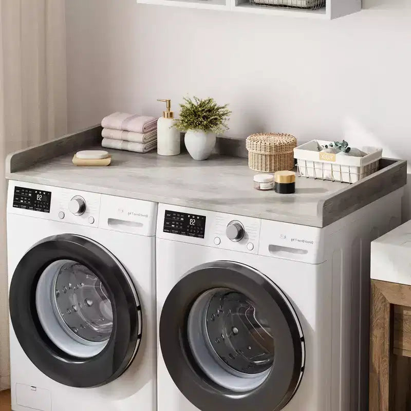 Comptoir pour lave-linge-sécheuse, dessus de machine à laver avec bord surélevé et tapis antidérapant pour le rangement des paniers à linge et l'organisation de la buanderie
