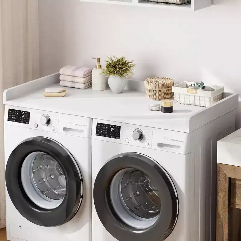 Comptoir pour lave-linge-sécheuse, dessus de machine à laver avec bord surélevé et tapis antidérapant pour le rangement des paniers à linge et l'organisation de la buanderie