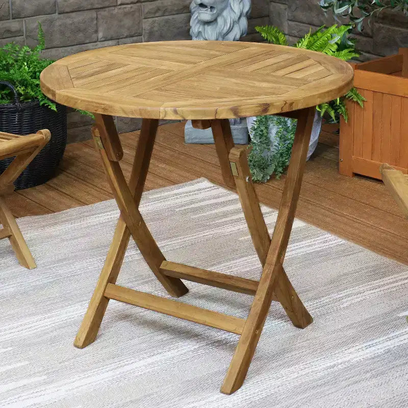 Table de salle à manger d'extérieur ronde Sunnydaze en bois de teck massif, finition teintée claire - 32 po - Brun clair