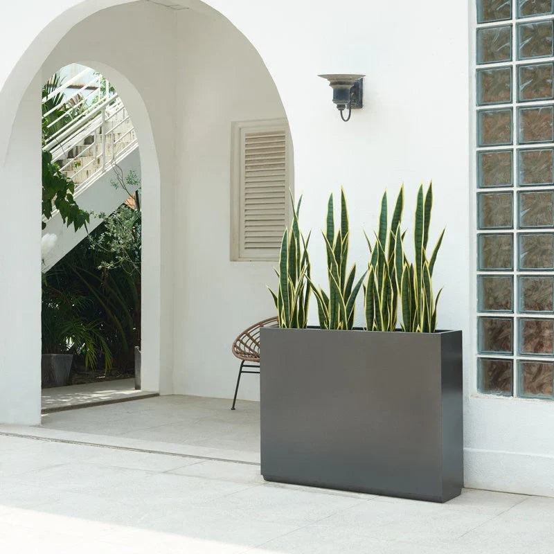 Jardinière Métallique Haute pour Plantes d'Extérieur, 38 po L x 10 po l x 30 po H, Longue et Haute Jardinière en Métal - 38x30x10