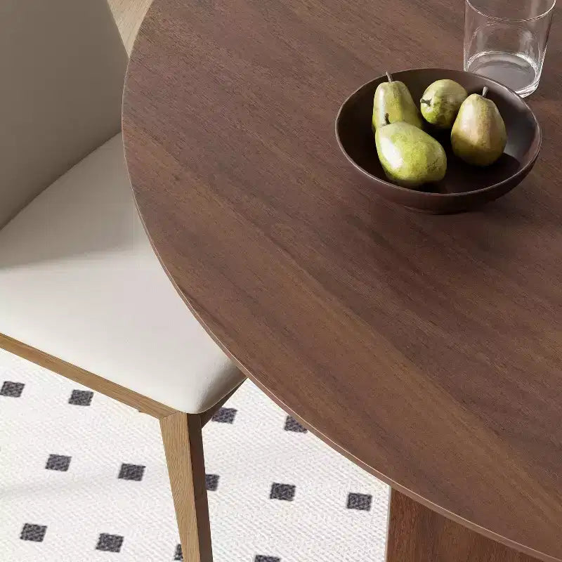 Table à manger ronde PexFix 45 x 45 en bois massif avec finition noyer et pieds arqués élégants pour salles à manger et cuisines modernes