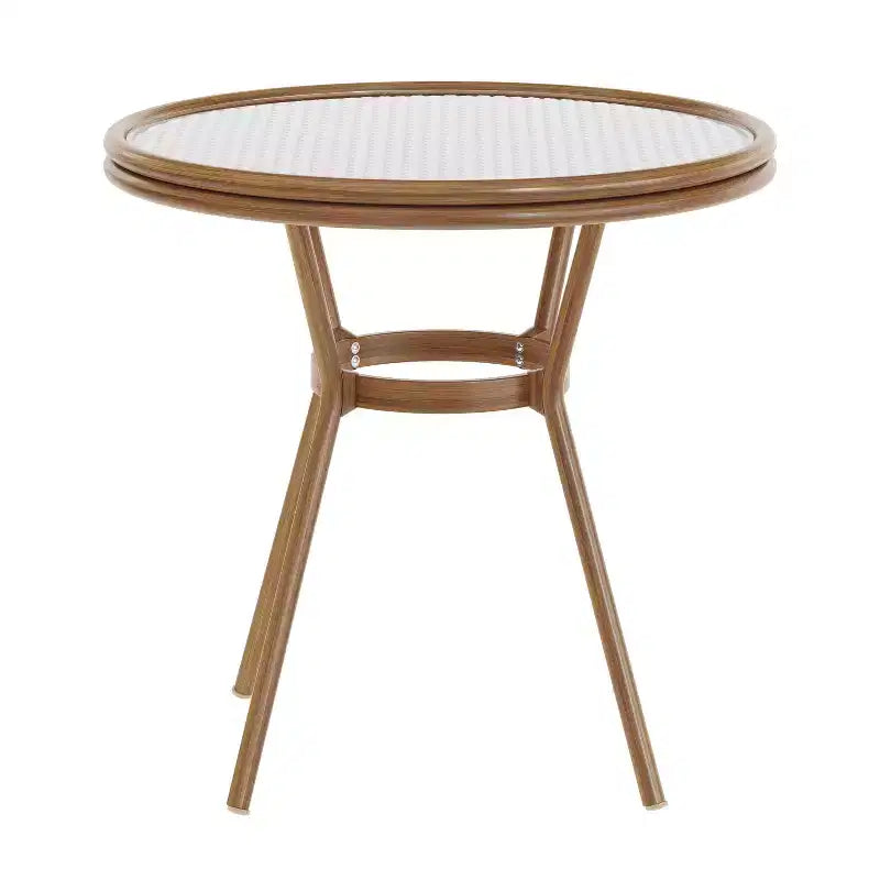 Table de style bistrot Celia de Merrick Lane avec plateau en verre trempé, rotin PE et cadre en métal finition bambou pour usage intérieur/extérieur.