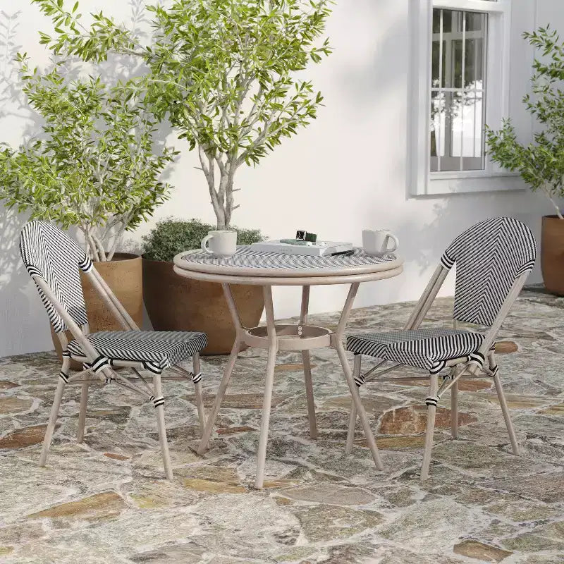 Table de style bistro Merrick Lane Mael avec plateau en verre trempé, textilène et cadre en métal fini bambou pour utilisation intérieure/extérieure