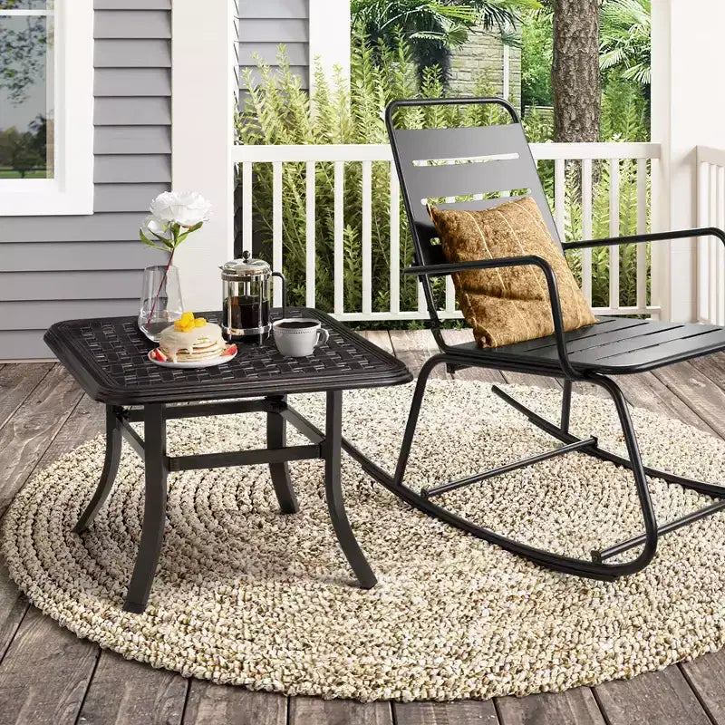 Table d'appoint de terrasse Crestlive Products en fonte d'aluminium, carrée, antirouille, avec trou pour parasol, table basse bistrot 24 pouces noire avec points bronze