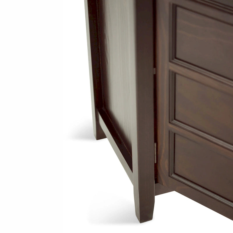 WYNDENHALL Portland Meuble TV média de style transitoire en BOIS MASSIF de 137 cm de large pour téléviseurs jusqu'à 60 pouces - 137 L x 44,5 P x 91,5 H cm