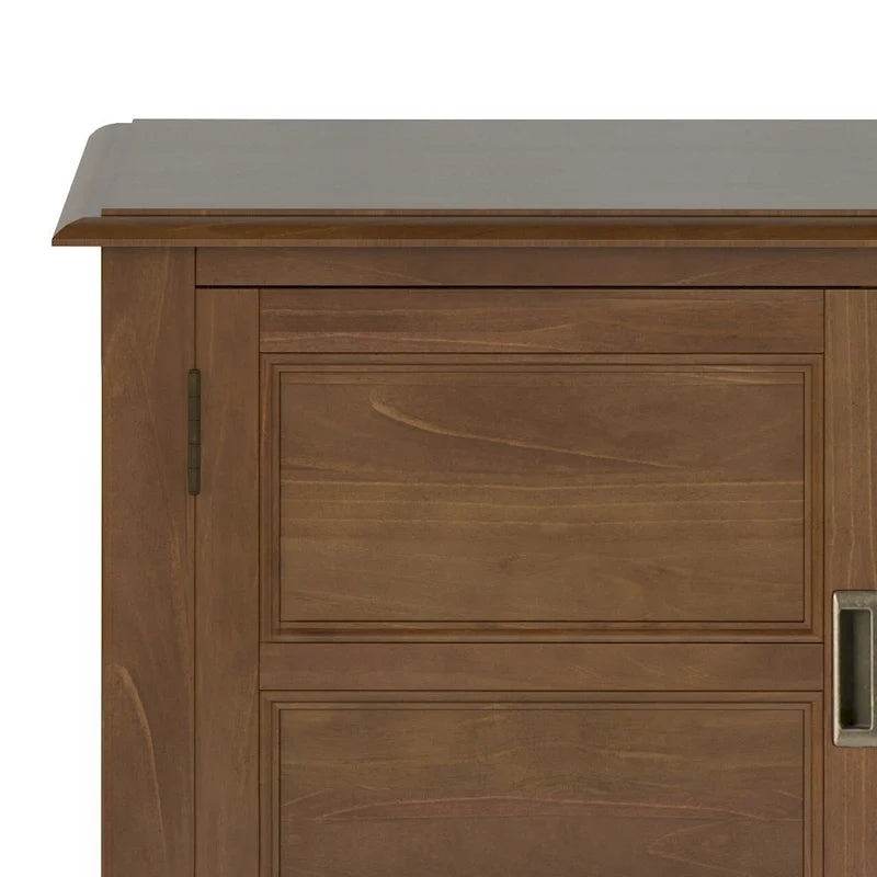 WYNDENHALL Portland Meuble TV média de style transitoire en BOIS MASSIF de 137 cm de large pour téléviseurs jusqu'à 60 pouces - 137 L x 44,5 P x 91,5 H cm