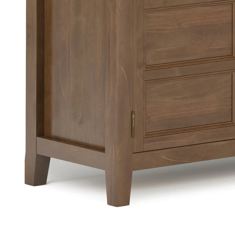 WYNDENHALL Portland Meuble TV média de style transitoire en BOIS MASSIF de 137 cm de large pour téléviseurs jusqu'à 60 pouces - 137 L x 44,5 P x 91,5 H cm