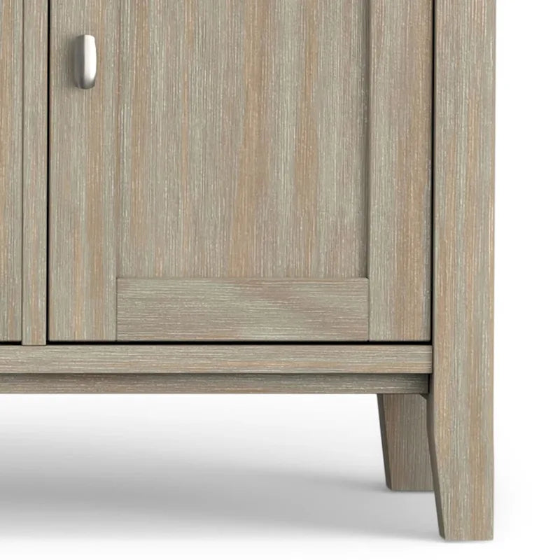 Meuble TV WYNDENHALL Norfolk en BOIS MASSIF de 72 pouces de large pour téléviseurs jusqu'à 80 pouces - 72 L x 17,5 P x 26 H