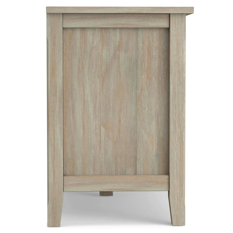 Meuble TV WYNDENHALL Norfolk en BOIS MASSIF de 72 pouces de large pour téléviseurs jusqu'à 80 pouces - 72 L x 17,5 P x 26 H