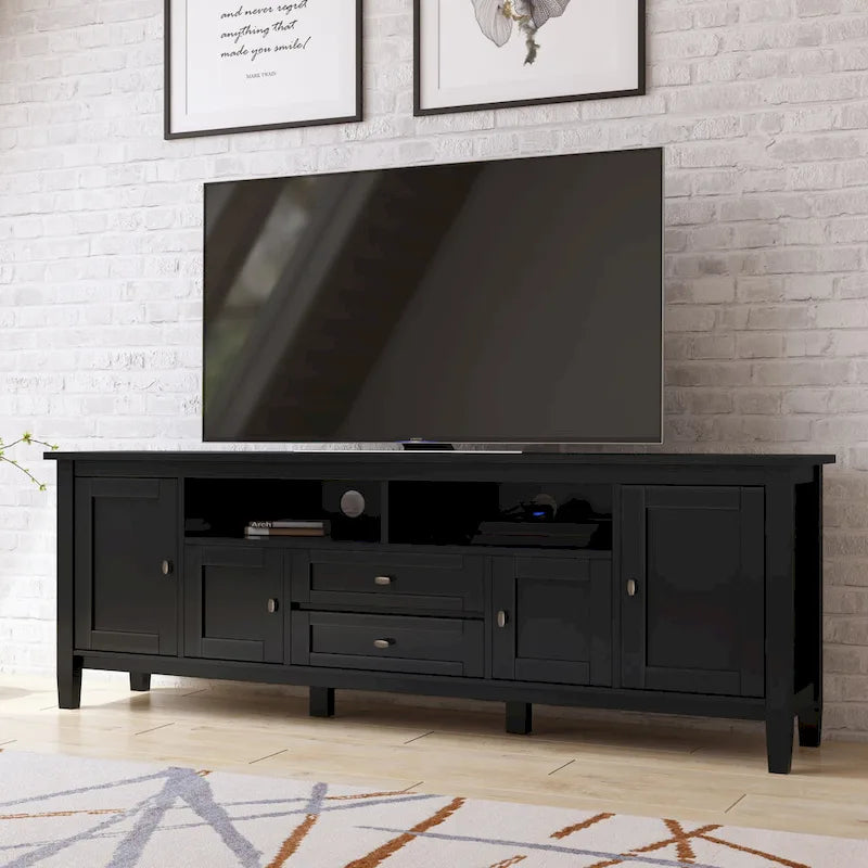 Meuble TV WYNDENHALL Norfolk en BOIS MASSIF de 72 pouces de large pour téléviseurs jusqu'à 80 pouces - 72 L x 17,5 P x 26 H