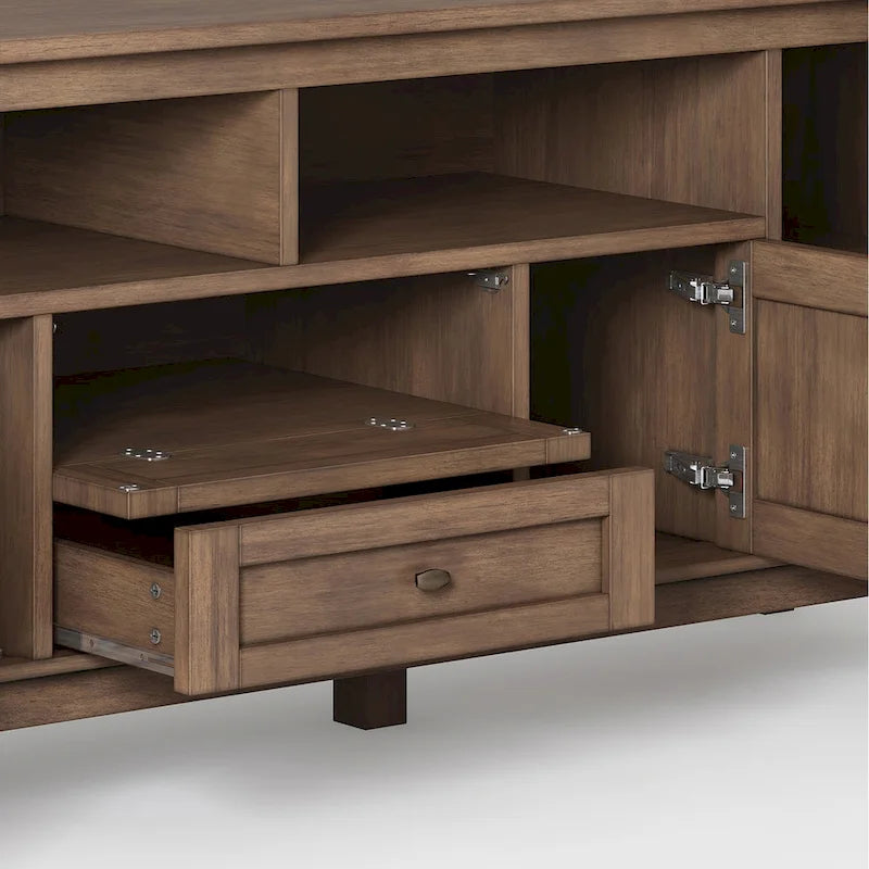 Meuble TV WYNDENHALL Norfolk en BOIS MASSIF de 72 pouces de large pour téléviseurs jusqu'à 80 pouces - 72 L x 17,5 P x 26 H
