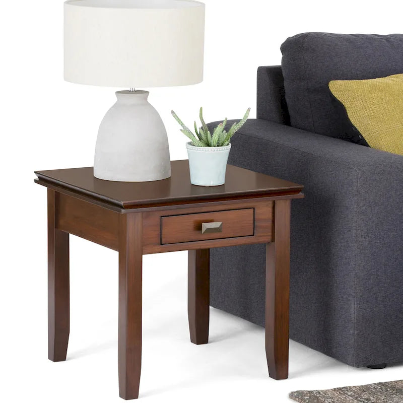 WYNDENHALL Stratford Table d'appoint carrée de style transitoire en BOIS MASSIF de 21 po de largeur