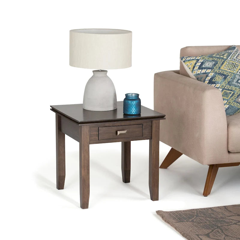 WYNDENHALL Stratford Table d'appoint carrée de style transitoire en BOIS MASSIF de 21 po de largeur