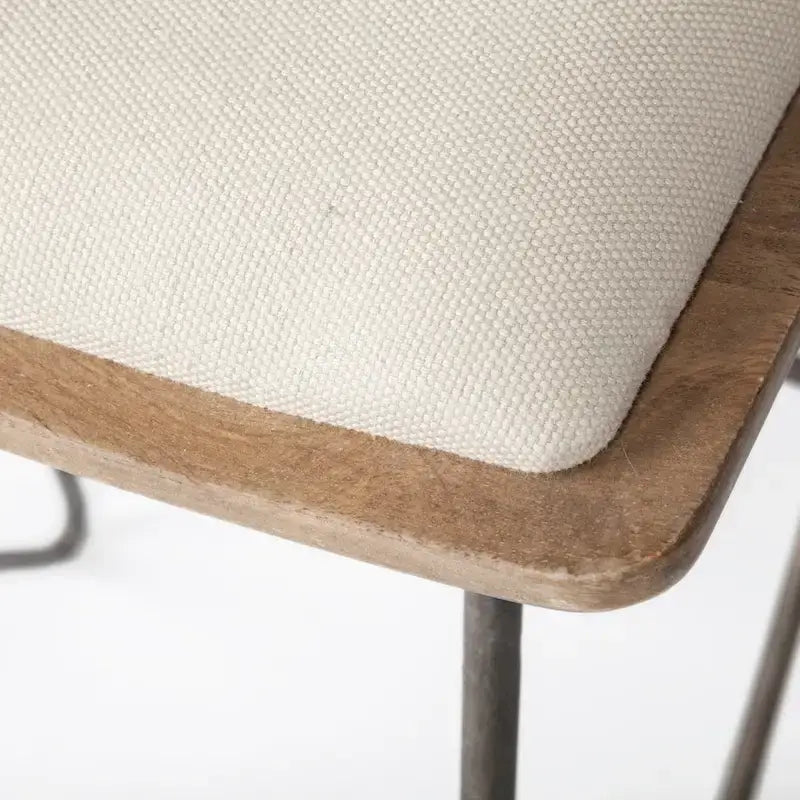 Tabouret de comptoir Katniss en tissu crème et piètement en métal doré