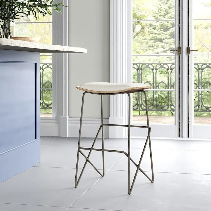 Tabouret de comptoir Katniss en tissu crème et piètement en métal doré