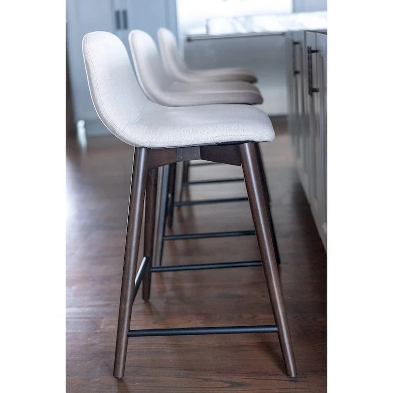 Tabouret de comptoir rembourré en bois massif avec repose-pieds par East at Main