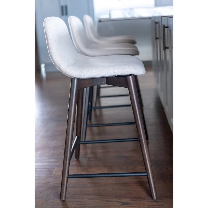 Tabouret de comptoir rembourré en bois massif avec repose-pieds par East at Main