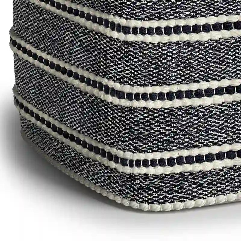 WYNDENHALL Pouf carré tissé Anika en PET recyclé polyester bleu marine et blanc