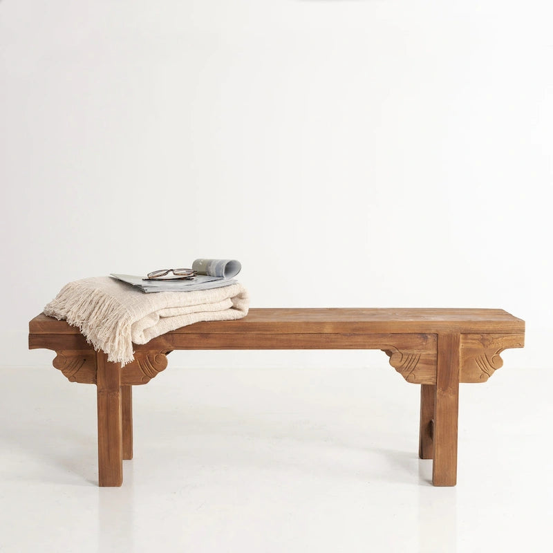 Banc sculpté en bois massif naturel par East at Main