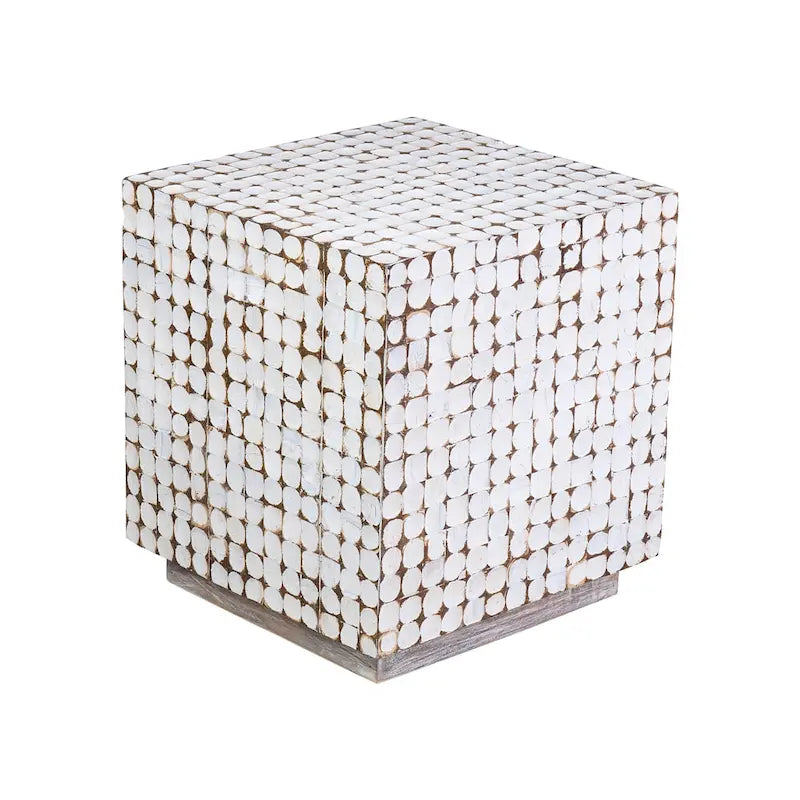 Table d'appoint cube Coquille de noix de coco blanche par East at Main