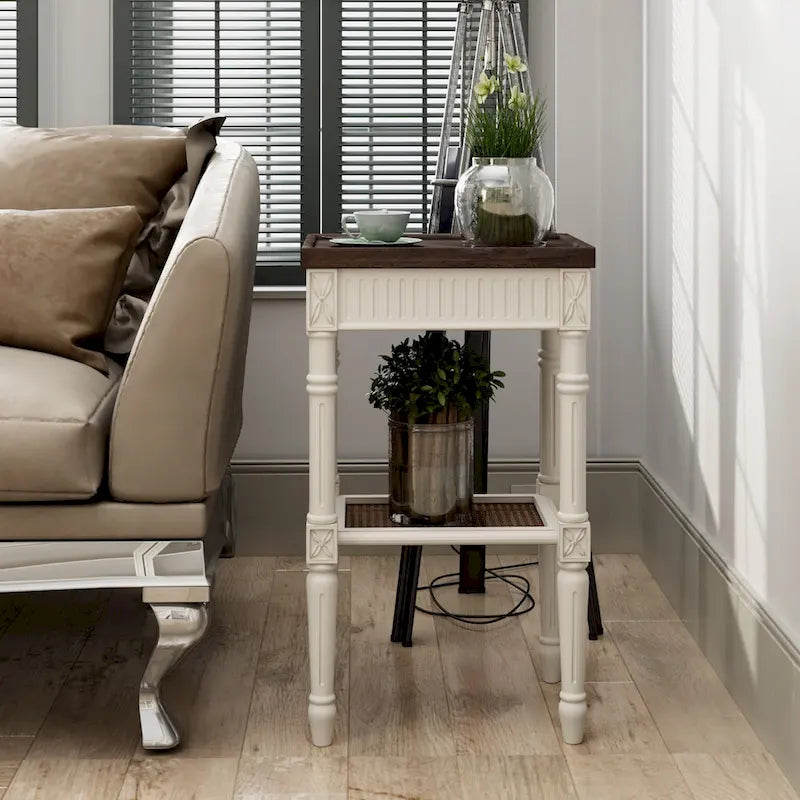 COZAYH Table d'appoint de style campagnard français patiné, plateau en espresso et étagère en osier tressé, décor bohème, rustique, de ferme