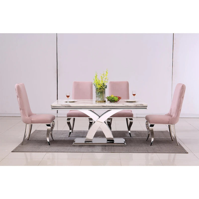 Table de salle à manger noire avec pieds en métal doré poli