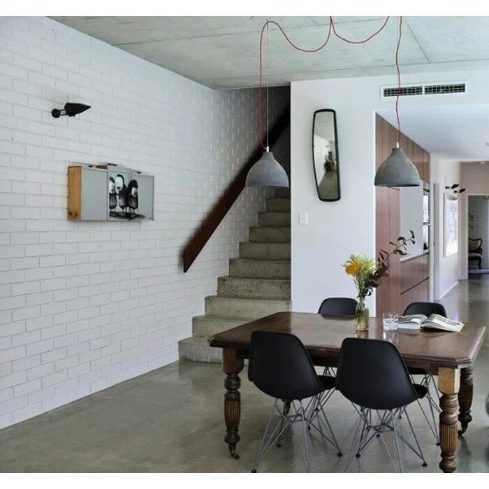Lot de 2 Chaises de Salle à Manger Modernes en Plastique Moulé DSW sans Accoudoirs de Couleur Pyramide avec Pieds Eiffel en Fil Chromé