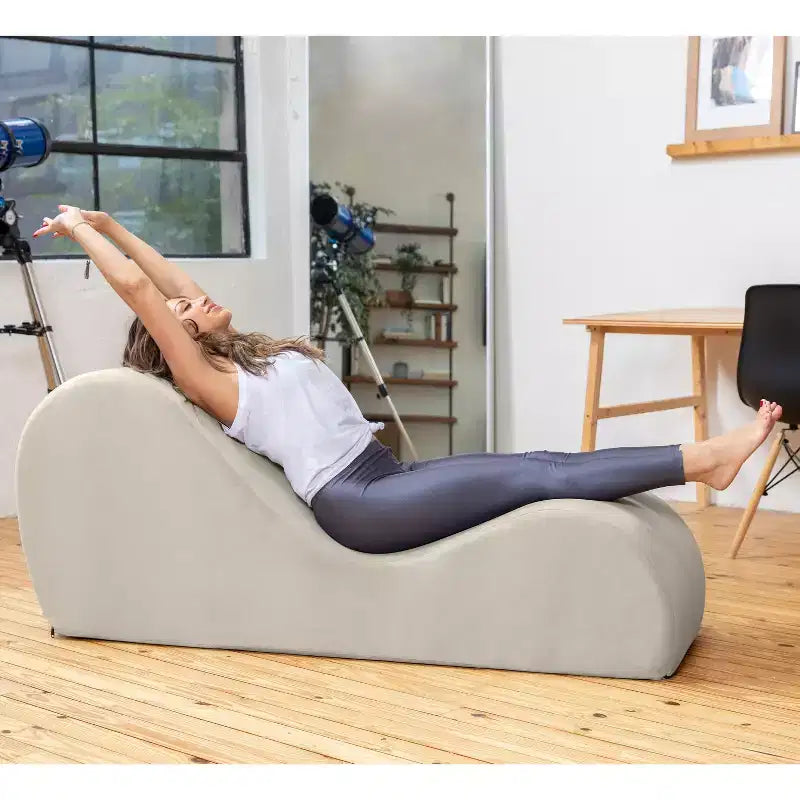 Avana Sleek Chaise Longue pour le yoga – Fabriquée aux États-Unis – Idéale pour les étirements, la relaxation, l'exercice et plus encore, 60D x 18W x 26H pouces, Gris clair