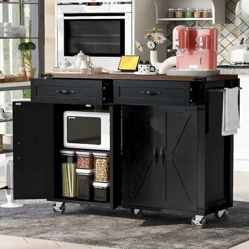 Ilot de cuisine de style campagnard avec prises électriques et abattants