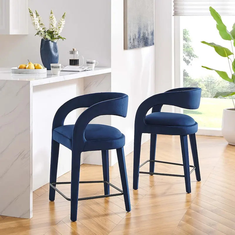 Lot de deux tabourets de comptoir en velours Pinnacle Performance