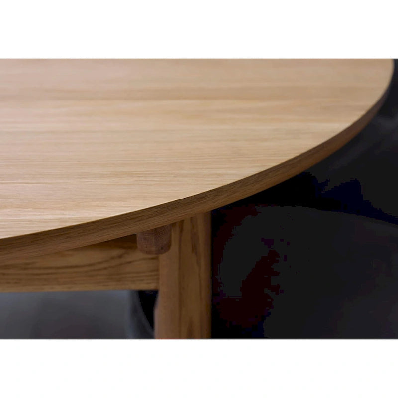 Table basse ovale moderne du milieu du siècle Rye Studio, chêne naturel - 27,5 larg. x 51,125 long. x 17,75 haut.