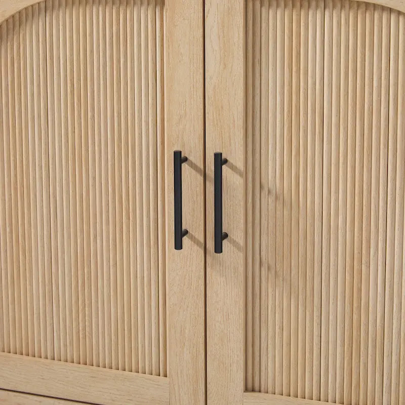 Buffet moderne Middlebrook de 70 pouces avec portes cannelées arquées