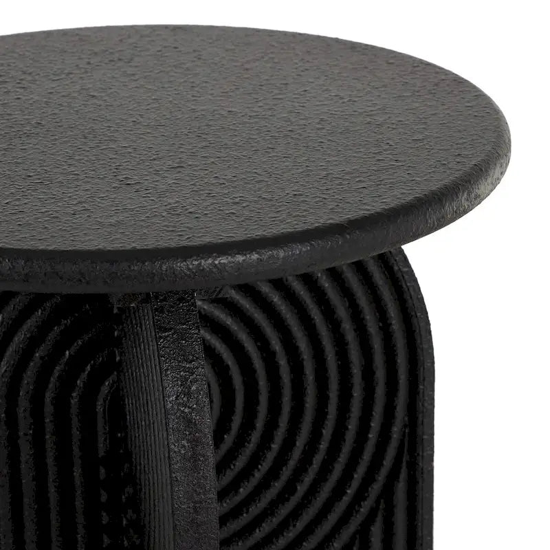 Table d'appoint ou de chevet piédestal sculptée en bois géométrique grès Art Déco - Lot de 2 noires - Roche River Decor