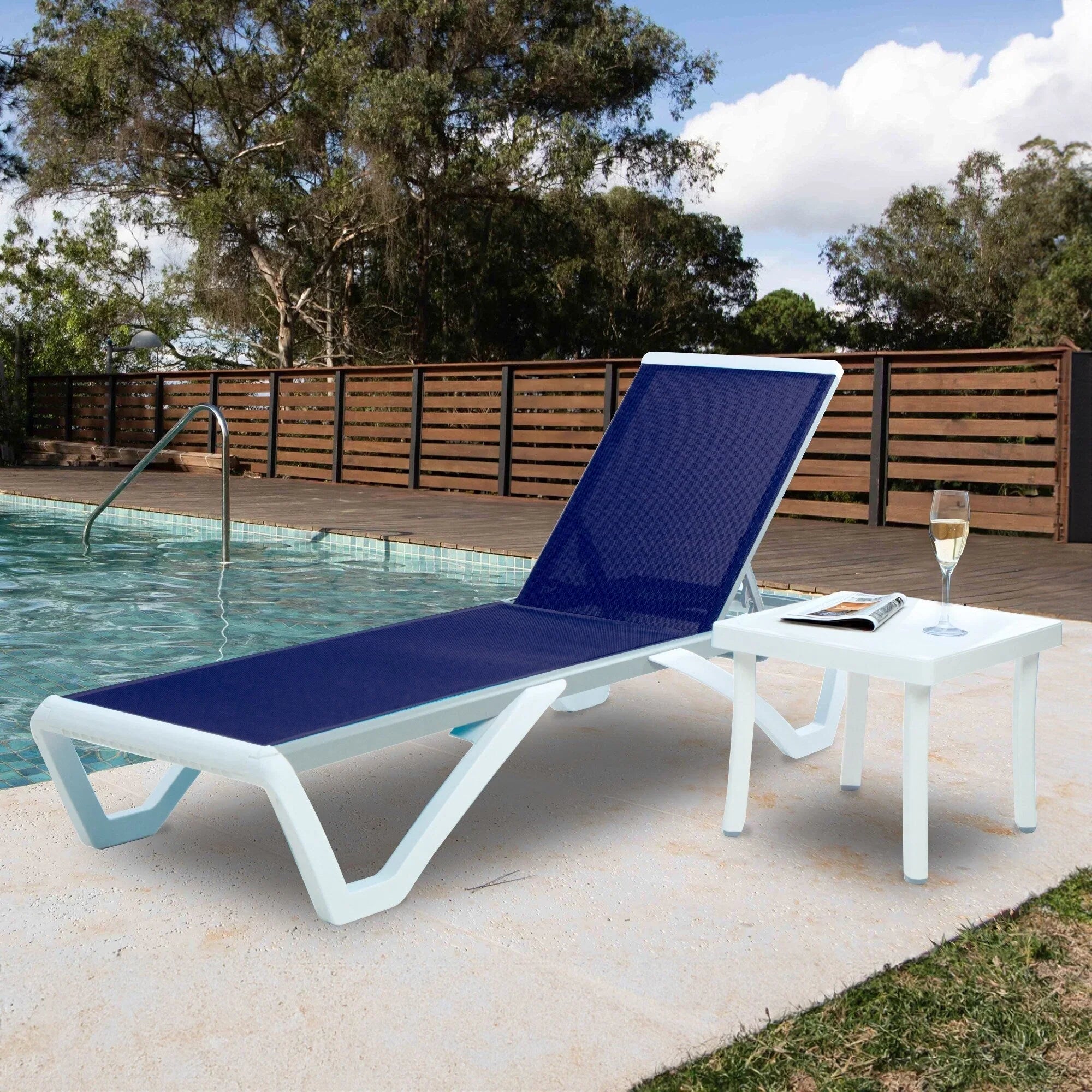 Kozyard Alan Chaise longue de patio inclinable et réglable, entièrement plate, en aluminium et résine de polypropylène