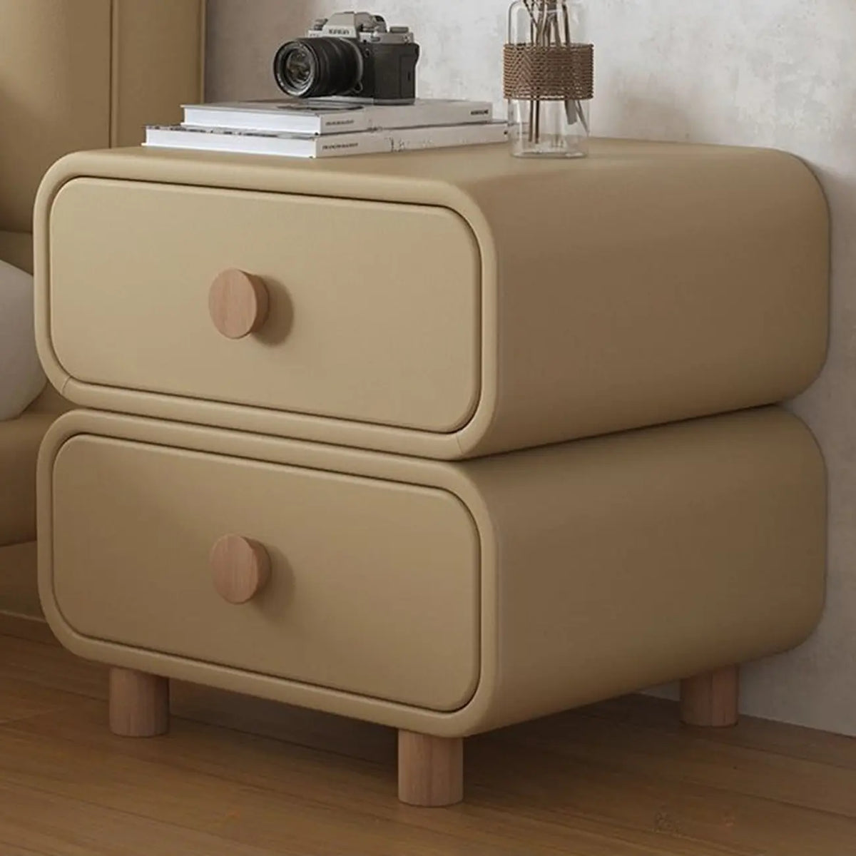 Table de chevet scandinave en similicuir avec finition en faux cuir