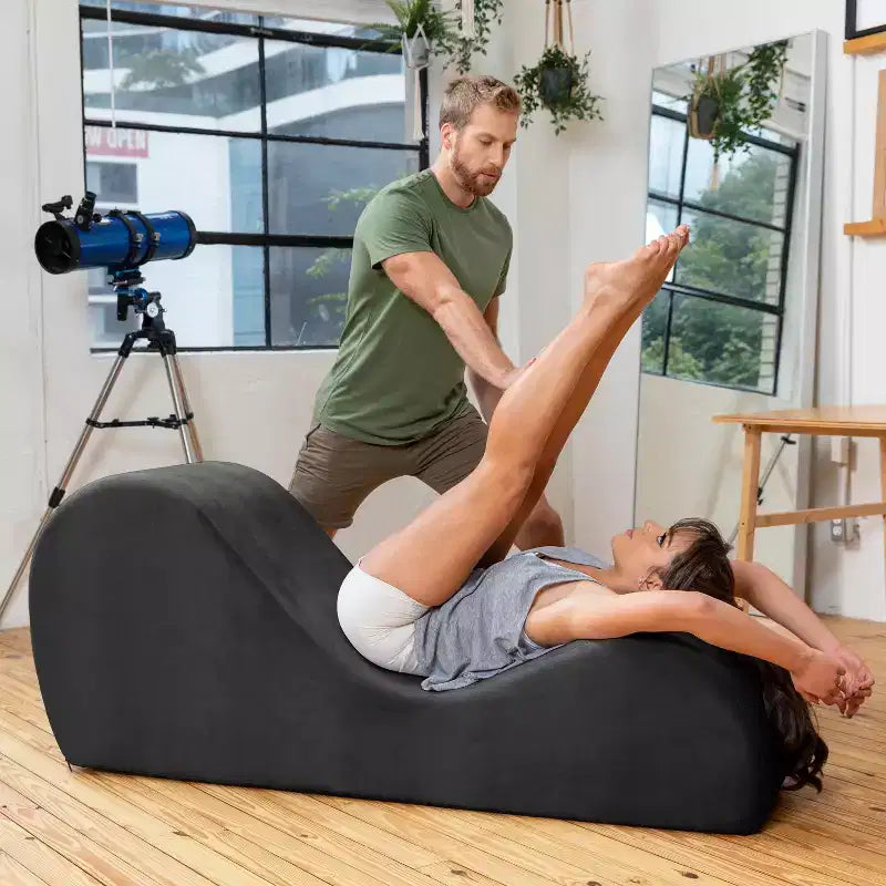 Avana Sleek Chaise Longue pour le yoga – Fabriquée aux États-Unis – Idéale pour les étirements, la relaxation, l'exercice et plus encore, 60D x 18W x 26H pouces, Gris clair