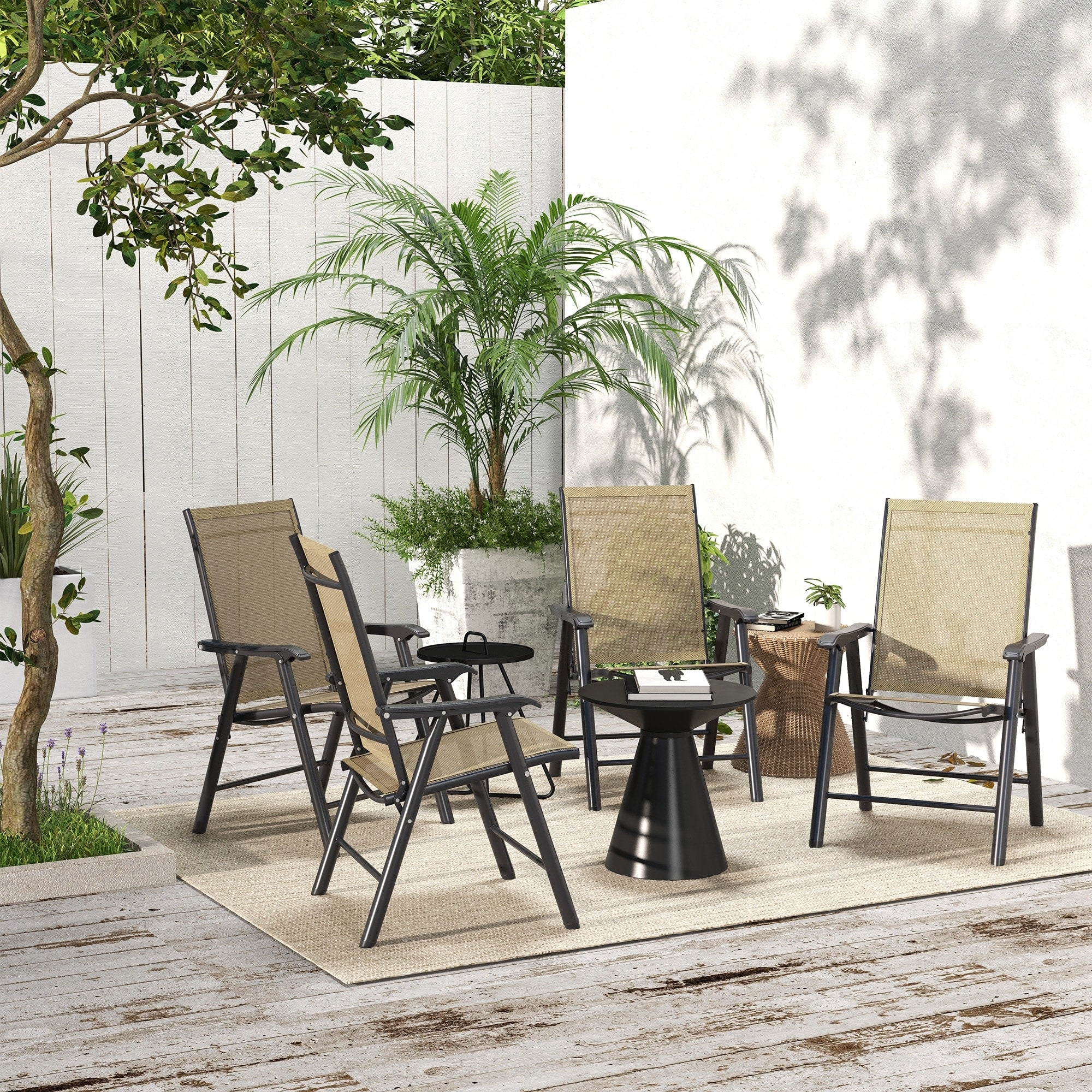 Lot de 4 chaises pliantes Outsunny au design simple et élégant, confortables pour la terrasse, le jardin et les voyages