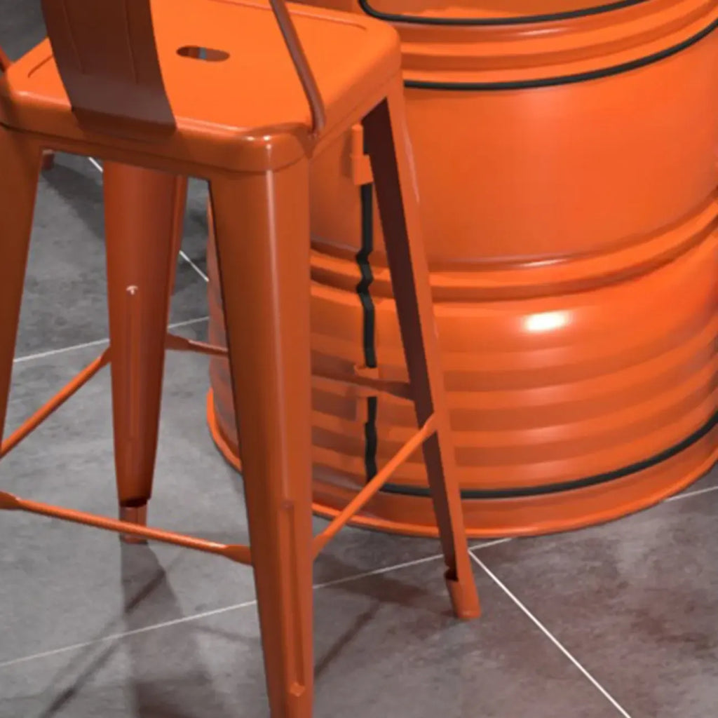 Tables de bar de rangement en fûts métalliques industriels noirs et orange